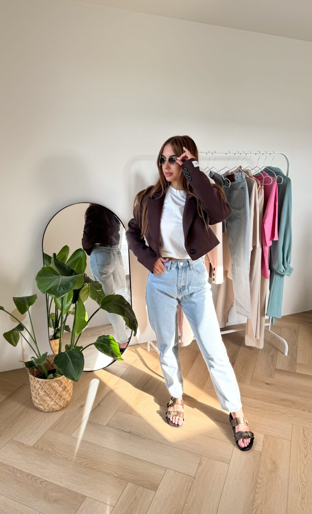 Jeansy Mom Fit - obrazek 3