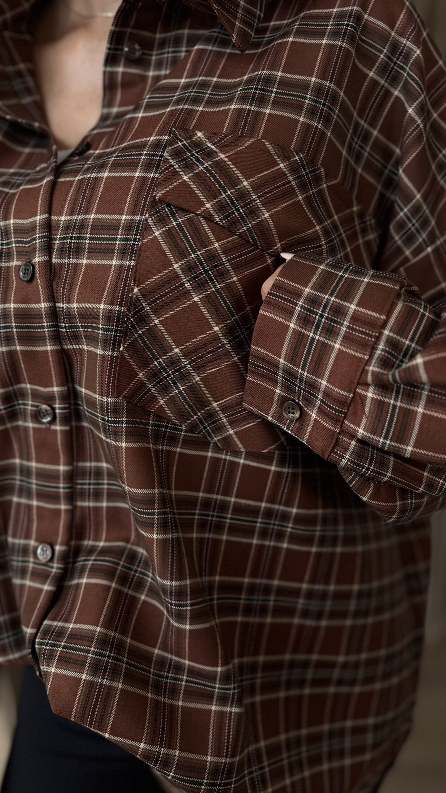 Koszula w kratę - brązowy - obrazek 4