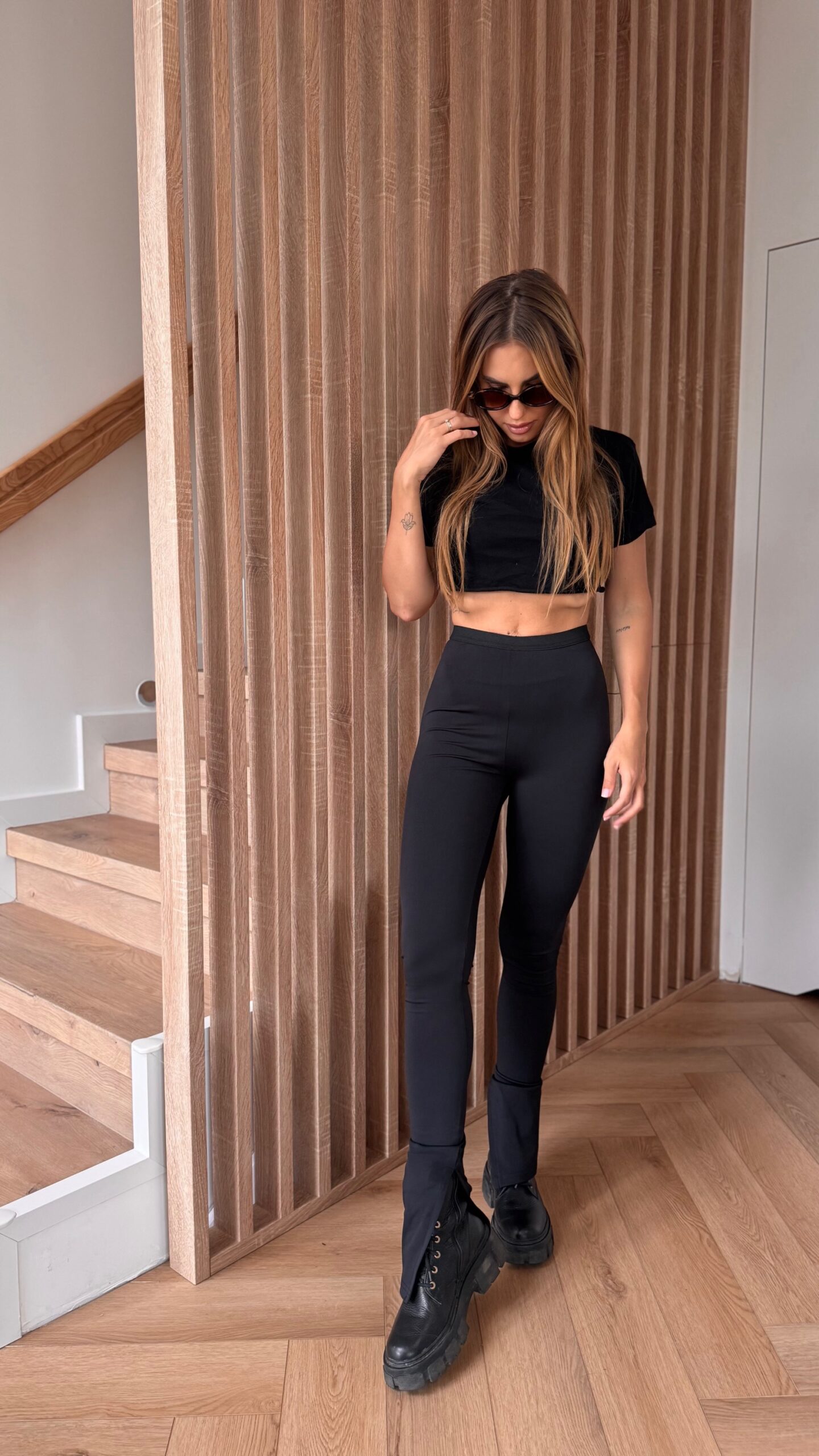 Legginsy z rozcięciem - czarny